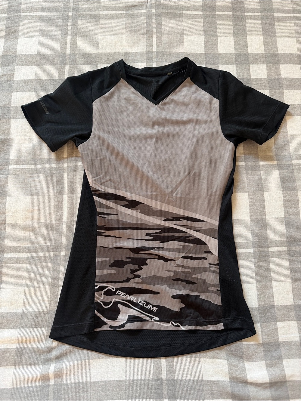 Pearl Izumi Black & Gray Women's XS Jersey with Camo Panel